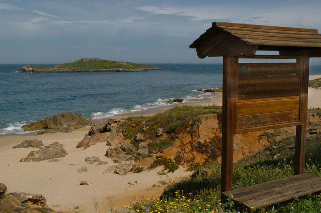 Parque De Campismo Da Ilha Do Pessegueiro Hotel Porto Covo Room photo