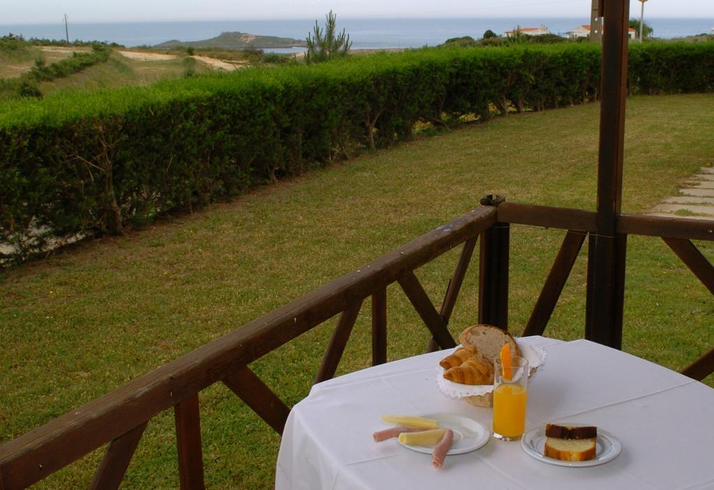 Parque De Campismo Da Ilha Do Pessegueiro Hotel Porto Covo Room photo